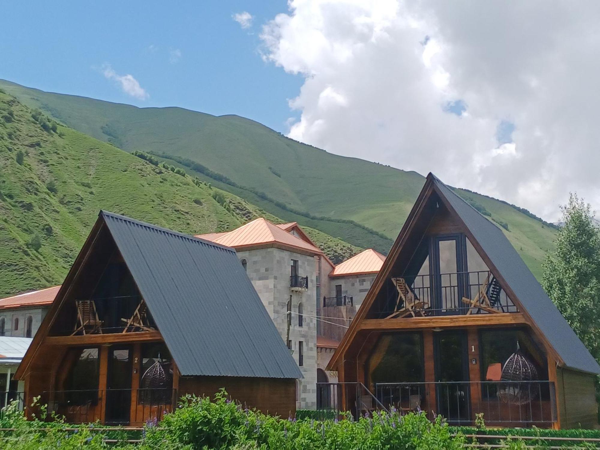 Panorama Cottages In Sno Phòng bức ảnh